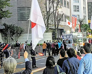 選挙運動」中国大使館前で大音量演説 規制の例外、「差別あおった」指摘：朝日新聞デジタル