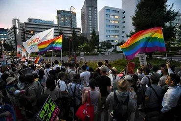 抗議：杉田議員辞職を 自民党前、ＬＧＢＴなど５０００人 