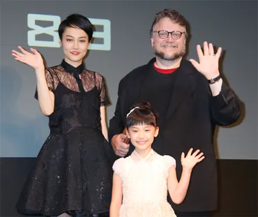 パシフィック・リム』来日記者会見！ギレルモ・デル・トロ監督、菊地凛子、芦田愛菜登場。「今回の゛森マコ゛の脚本は凛子のことを考えながら書いた」「愛菜ちゃんは天才です」と監督語る!!  