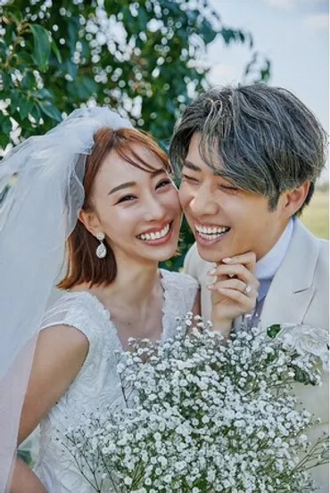 結婚のご報告】実業家・黄皓の結婚報告 『バチェラー4』黄皓・秋倉諒子が結婚「真実の愛を見つけました」 (2023年3月21日) 