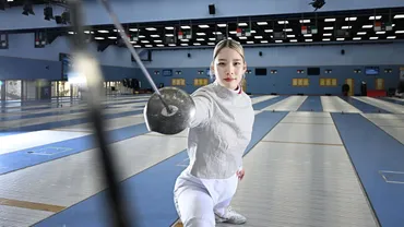 パリ五輪出場のフェンシング世界王者江村美咲さん 二つの日本勢「初メダル」に挑む：朝日新聞GLOBE＋