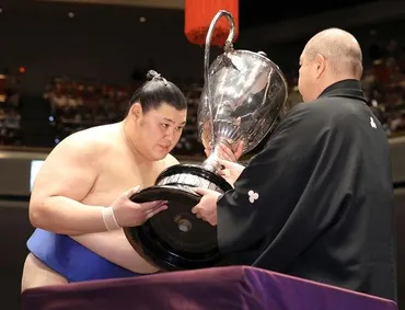 大の里が史上最速Ｖ 初土俵から所要７場所 優勝の「実感」に思わず涙 新時代への通過点「上へ上へと頑張りたい」/スポーツ/デイリースポーツ online