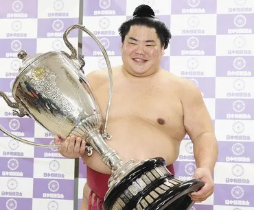 平幕の大栄翔が初優勝、埼玉県出身力士で初 千秋楽で隠岐の海を ...