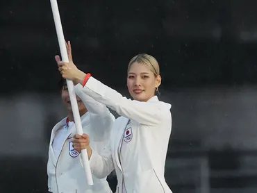 パリオリンピック日本の旗手・江村美咲は女子サーブル「世界女王 ...