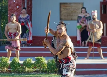 ニュージーランドのマオリ族のダンス・ハカの特徴や踊る意味も紹介！