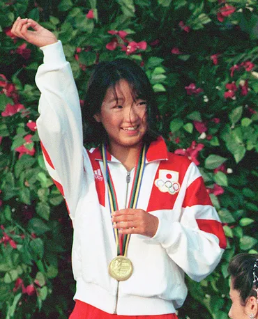 バルセロナ五輪競泳女子200メ…：夏季五輪、１０代のメダリストたち 写真特集：時事ドットコム