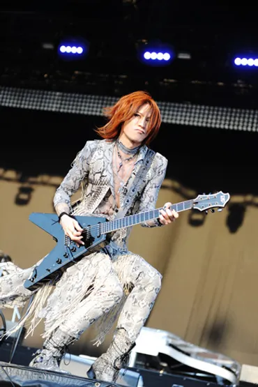 インタビュー】SUGIZO「HIDEさんだったらこう弾いただろうな」 