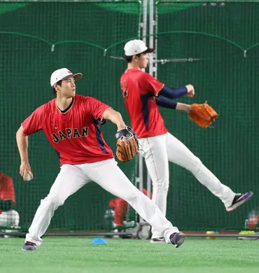 大谷翔平と佐々木朗希、日本選手最速165キロコンビが並んでゴージャスキャッチボール 【侍ジャパンWBC】：中日スポーツ・東京中日スポーツ