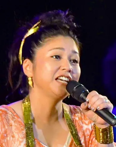 夏川りみさん「涙そうそう」に胸熱く 沖縄ルーツの人たち、古里の歌声に涙 