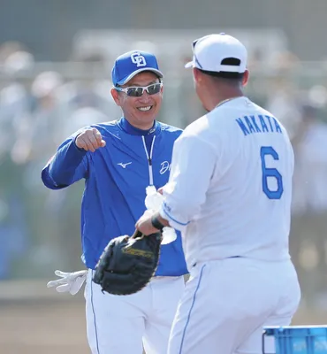 中日・立浪監督、中田翔＆中島宏之の新加入コンビに特守計画 「技術のある人は必要なこと。これから１日置きに」：中日スポーツ・東京中日スポーツ