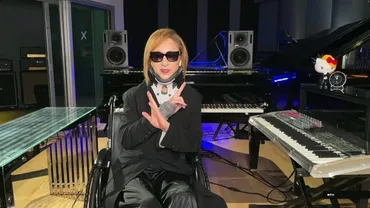 YOSHIKI、三度目の頚椎手術後初の生放送に車椅子で登場！「順調に回復しています」 – THE FIRST TIMES