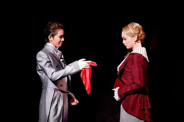 宝塚花組トップ永久輝せあ博多座公演初日キラキラした輝きで客席魅了芸能デイリースポーツ
