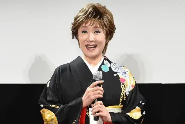 小林幸子『のど自慢』転倒ハプニング！大御所を襲った放送事故の真相とは？NHK『のど自慢』生放送中に起きた小林幸子さんの転倒と、その後の展開
