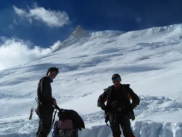 シェルパと登山家: 世界最高峰への挑戦？ヒマラヤの英雄たちとは！！